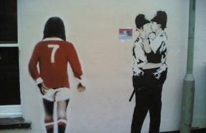 Banksy_Kissing_Policemen